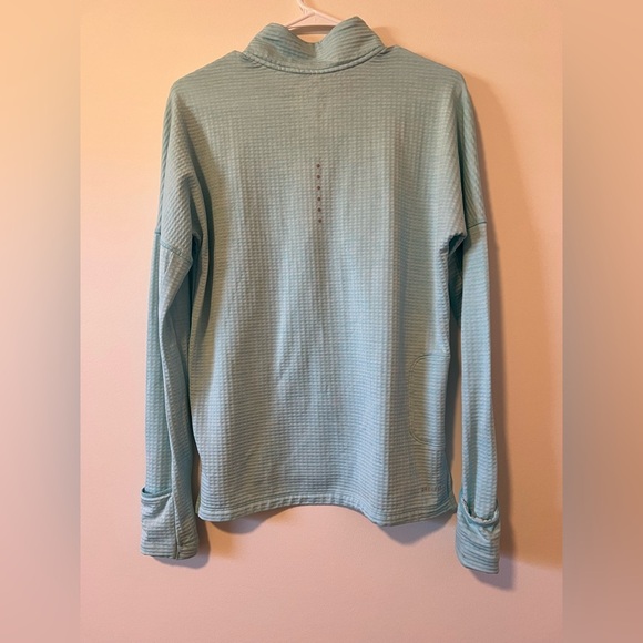 Workout top - Picture 5 of 11